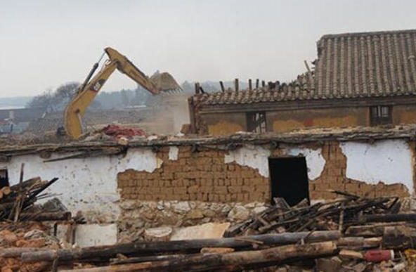 宅基地拆遷時(shí),繼父是否能夠得到<a href=http://www.zzzttx.com/jingyun/casefwcq/ target=_blank class=infotextkey>拆遷安置</a>補(bǔ)償款?