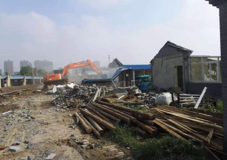 征地<a href=http://www.zzzttx.com/team/ target=_blank class=infotextkey>拆遷律師</a>：關(guān)于農(nóng)村宅基地拆遷如何補償