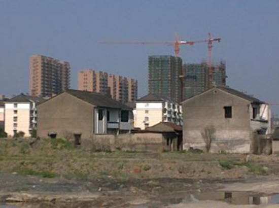 【京云征地<a href=http://www.zzzttx.com/team/ target=_blank class=infotextkey>拆遷律師</a>】房屋強(qiáng)拆確認(rèn)違法后，該如何索要拆遷賠償？