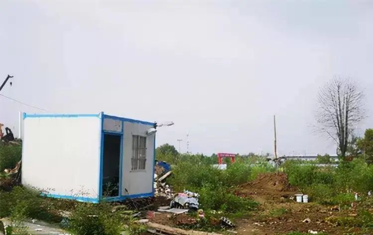 【以案釋法】2死2傷！武漢65歲男子因房子被強(qiáng)拆，持刀捅刺3男1女釀慘案，暴力強(qiáng)拆需要負(fù)什么刑事責(zé)任？