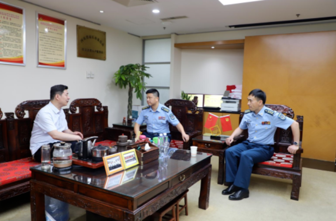律所新聞|熱烈歡迎中部戰(zhàn)軍空軍93177部隊劉主任等人蒞臨京云律所指導(dǎo)工作