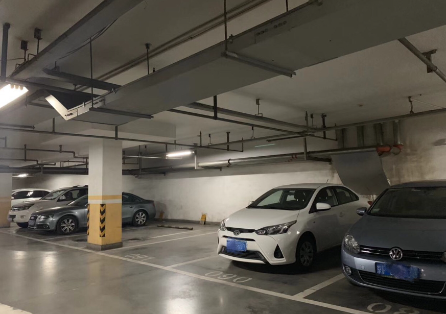 開發商能將大量車位打包賣給“一個業主”嗎？